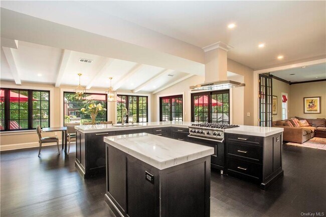 Building Photo - 451 Beechmont Dr