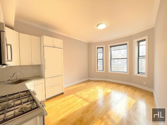 Foto del edificio - 252 W 76th St