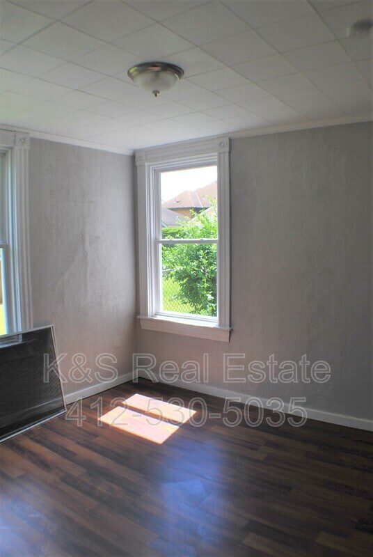 Foto del edificio - 102 S 6th St