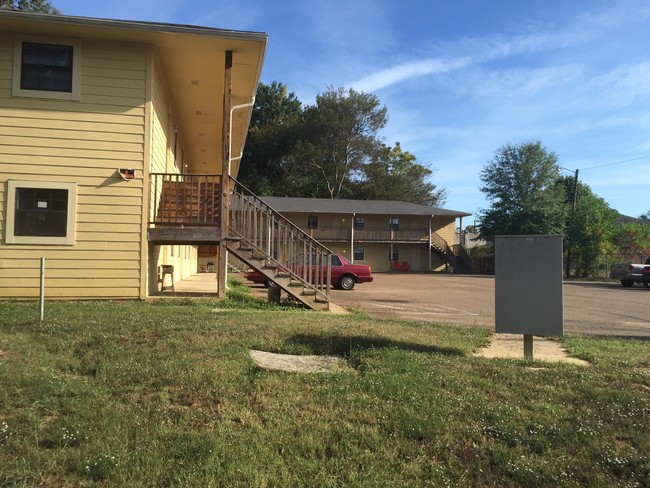 Building Photo - 2731 Rutledge Ave