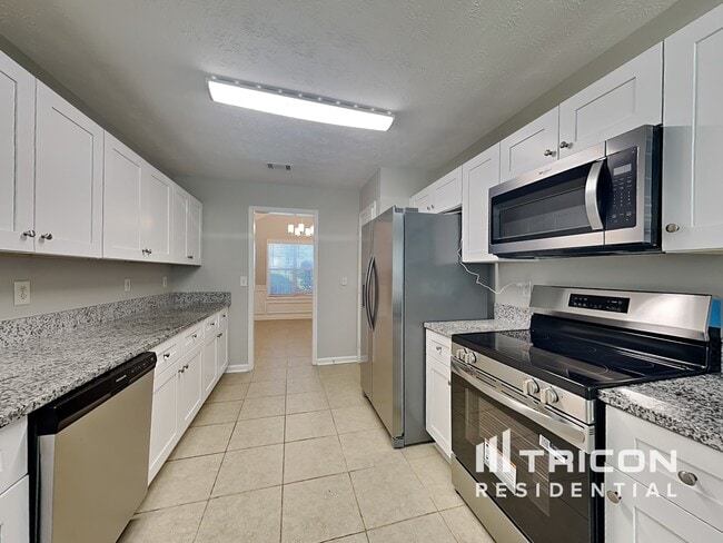 Building Photo - 360 Valley View Dr