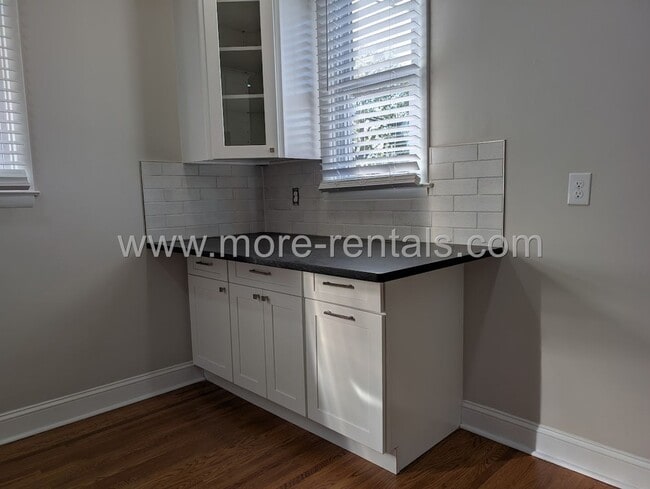 Building Photo - 79 W Fifth Ave