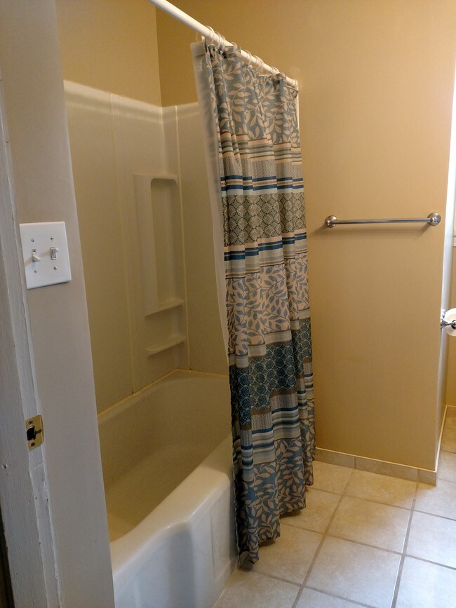 Bathroom - 28 Westside Saginaw Rd