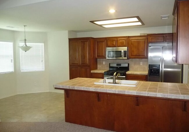 Foto del edificio - 1407 W Burgundy Ct