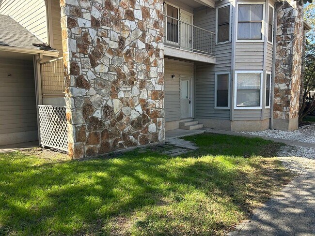 Foto del edificio - 8812 Schick Rd