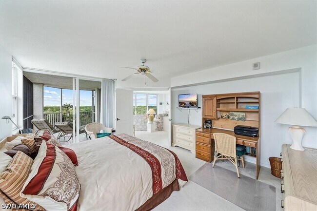 Foto del edificio - 6361 Pelican Bay Blvd