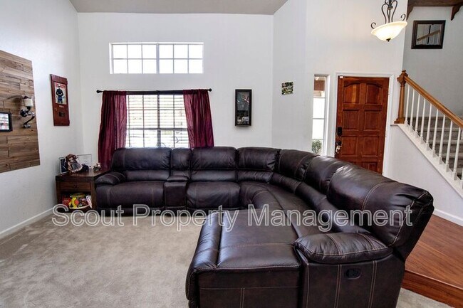 Foto del edificio - 24535 Leafwood Dr