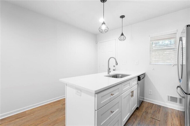 Building Photo - 2071 Nettie Ct