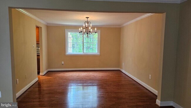 Building Photo - 6004 Harvester Ct