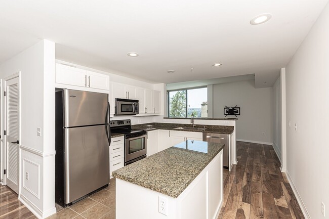 Building Photo - *** STEPS FROM PETCO PARK, IN THE HEART OF...