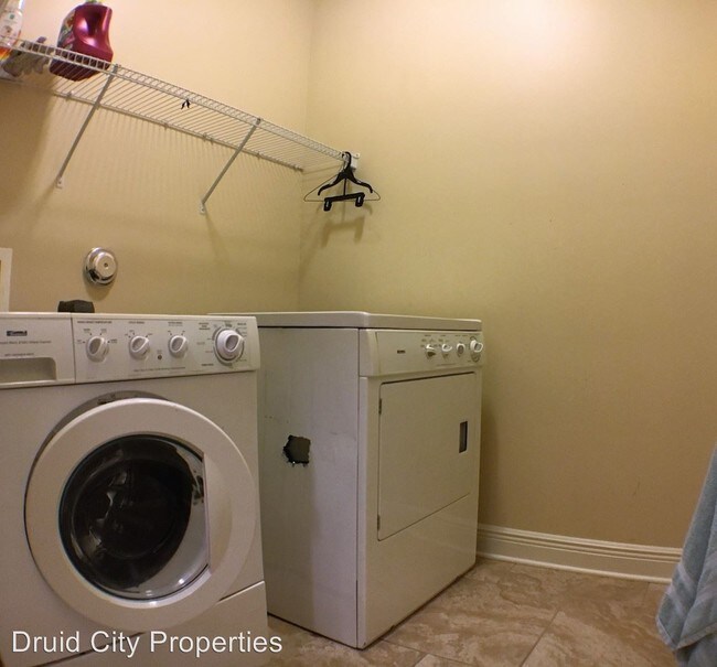 Foto del edificio - 13995 Knoll Pointe Dr