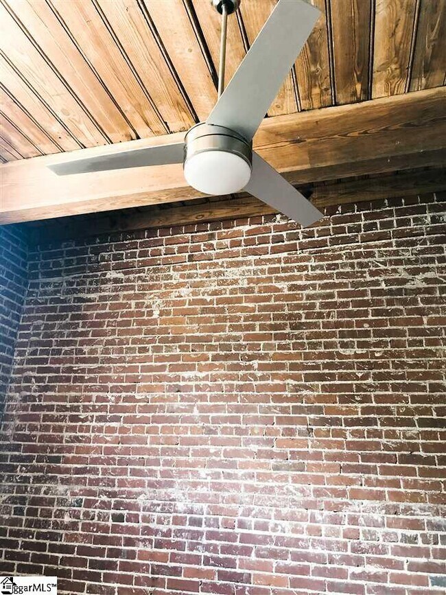 Building Photo - 806 Green Ave