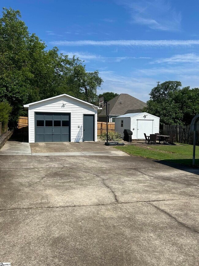 Foto del edificio - 118 Brookdale Ave