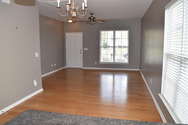 Foto del edificio - 2035 Golden Ridge Ln