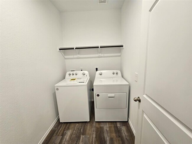 Building Photo - 4985 Almond Ter Dr