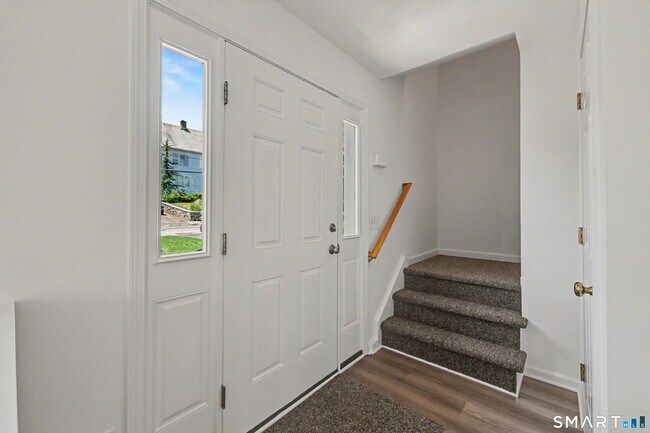 Building Photo - 21 Whitmore Ln