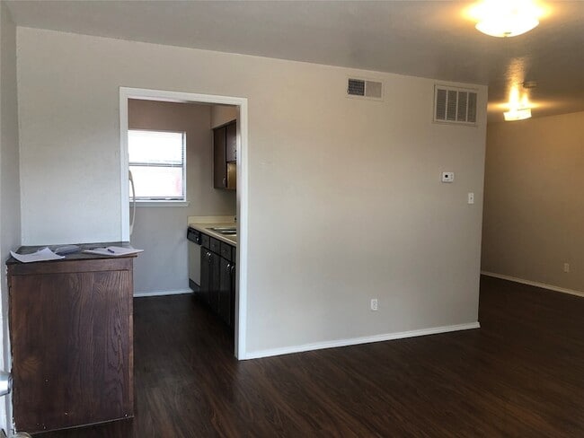 Photo - 2526 W Prairie St Apartment