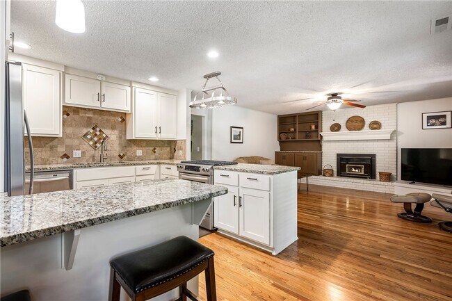 Building Photo - 2917 Mayberry Ln