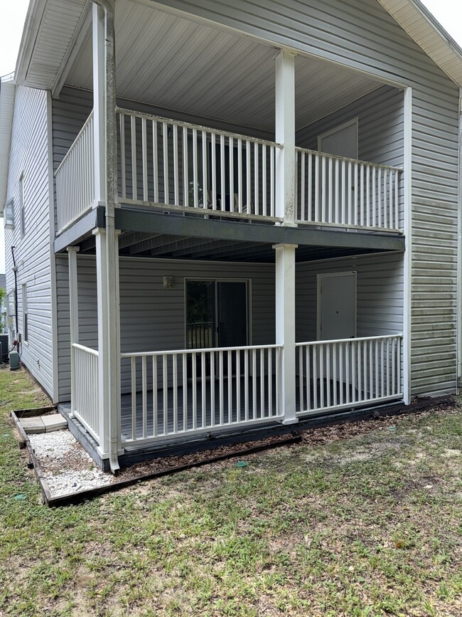 Building Photo - 1500 E Johnson Ave