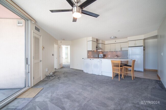 Building Photo - ONE ARCHER LANE - 2 bd 2 ba 1 pkg $2400