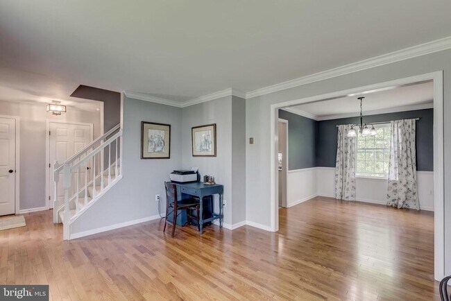 Foto del edificio - 583 Henderson Rd