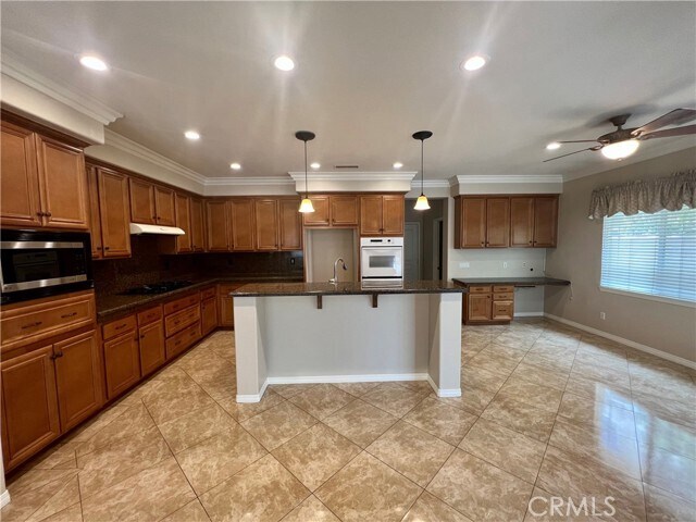 Building Photo - 12395 Royal Oaks Dr