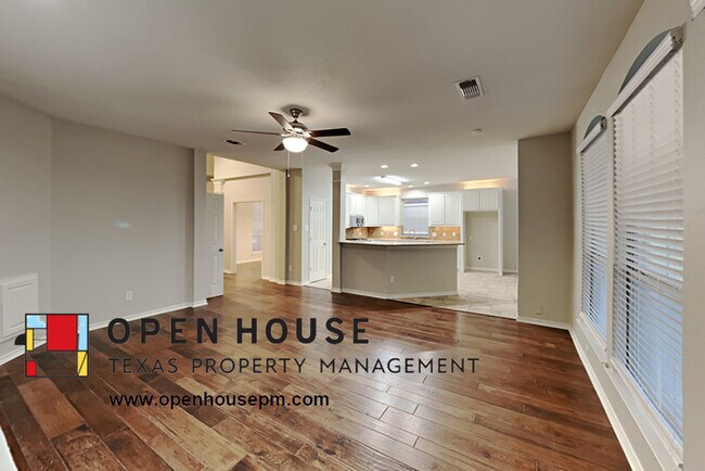 Building Photo - 5108 White Hills Dr, Fort Worth