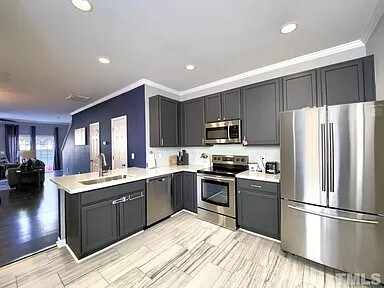 Foto del edificio - 2609 Forest Shadows Ln
