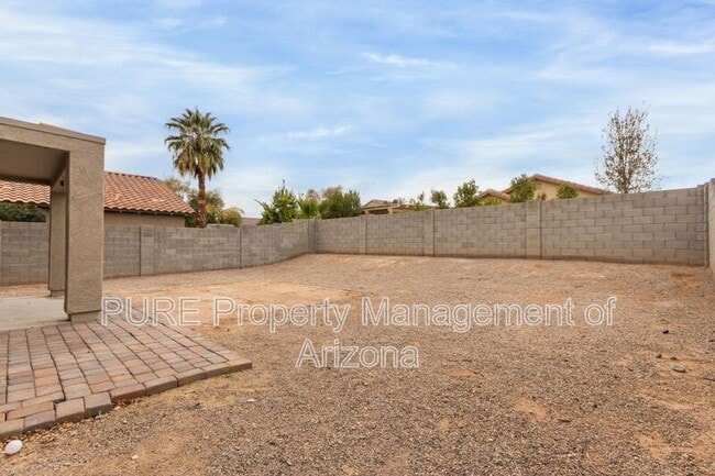 Building Photo - 13918 W Country Gables Dr