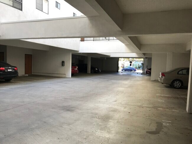 Foto del edificio - 1117 Elm Ave