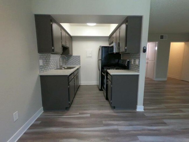 Foto del edificio - 1 bedroom in Sherman Oaks CA 91411