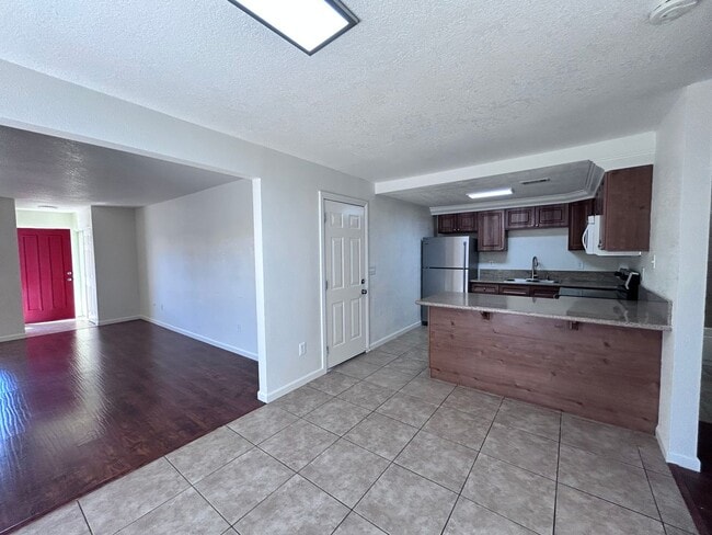 Building Photo - 3148-3150 Laurelhurst Drive