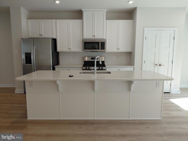 Foto del edificio - 124 Glory Maple Ln