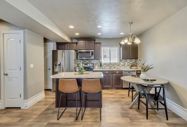 Building Photo - 145 E Majestic Elms Pl
