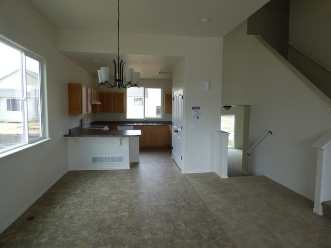 Building Photo - Spacious 3 Bedroom, 2.5 Bathroom Home in Berthoud- Easy Commuting!