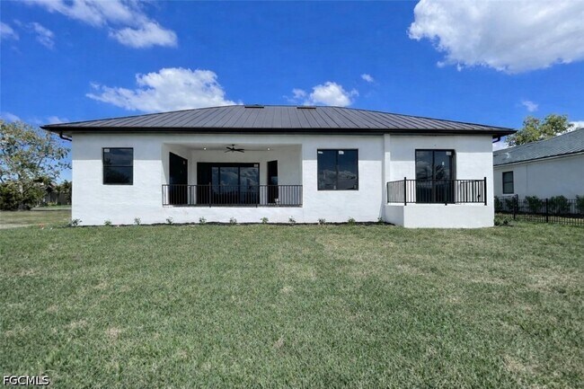 Foto del edificio - 24249 Peppercorn Rd