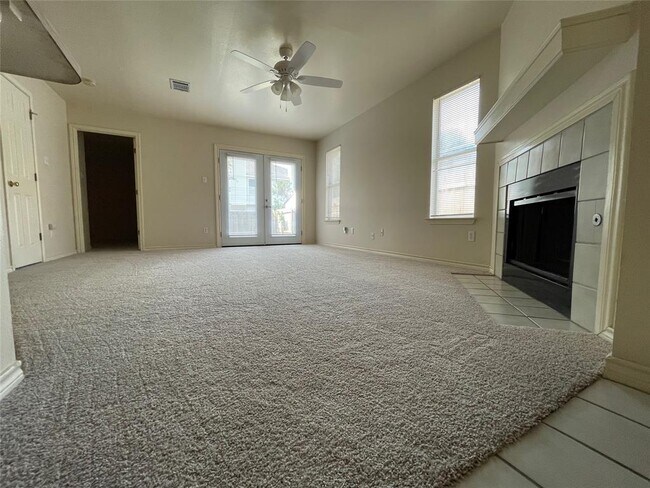 Building Photo - 2905 Kestrel Dr