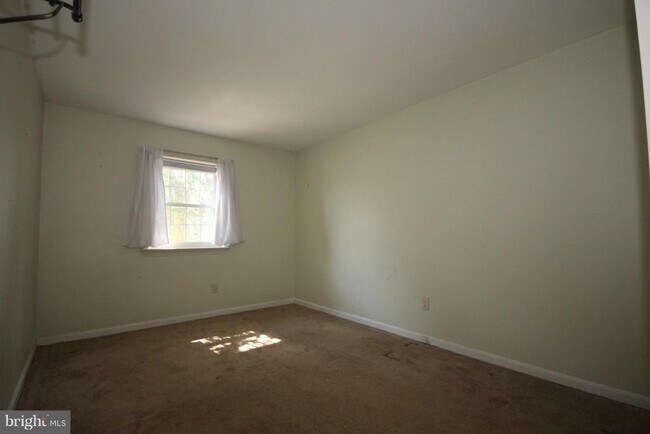 Foto del edificio - 317 Center St N