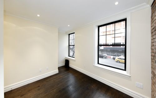 Foto del edificio - 240 10th Ave