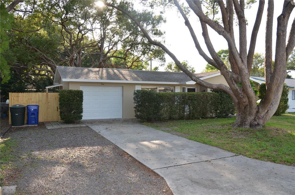 Primary Photo - 968 Victor Dr