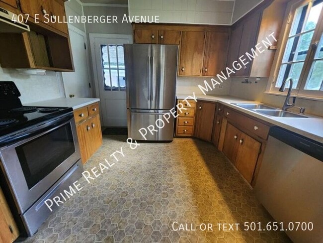Building Photo - 407 Sullenberger Ave