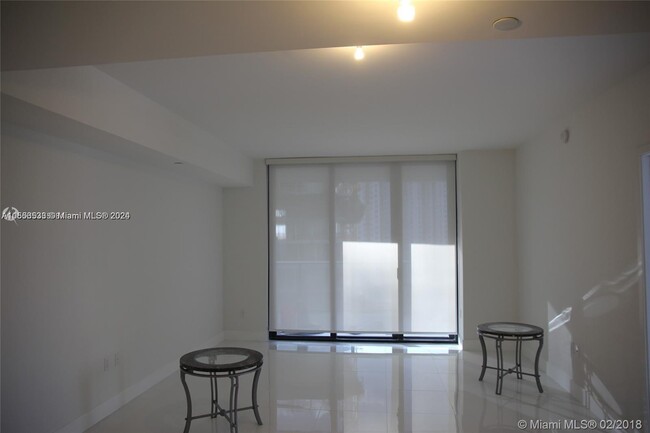 Building Photo - 1010 Brickell Ave