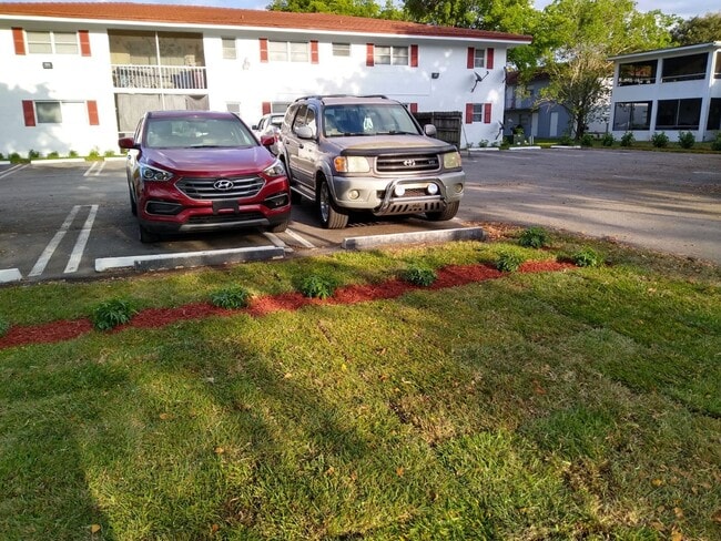 Foto del edificio - 10120 NW 36 St Coral Springs, FL 33065