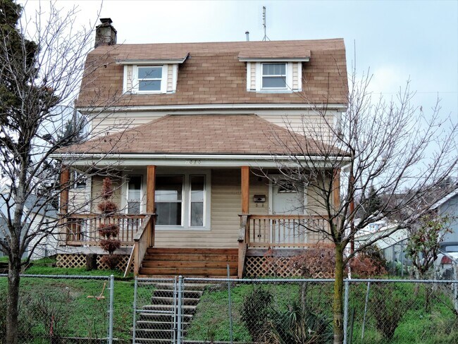 Foto del edificio - 225-18 - 1010 E. 8th