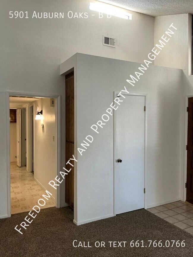 Foto del edificio - 5901 Auburn Oaks Dr