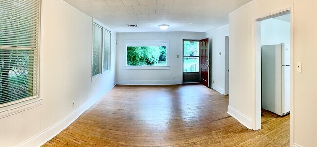 Foto del edificio - 290 Sunset Dr