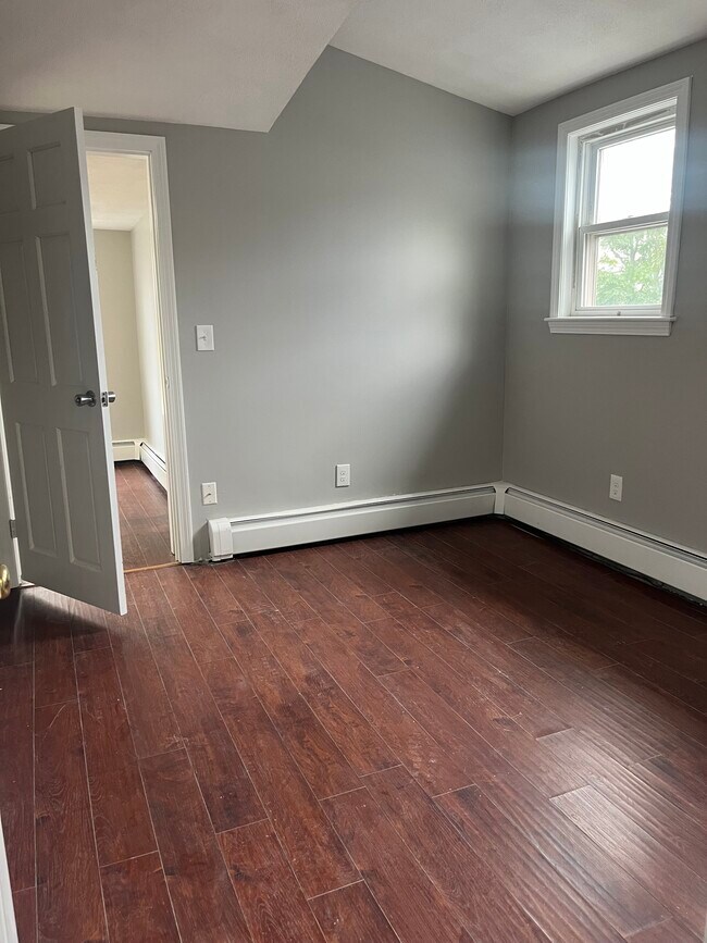 Foto del edificio - 10 Wakefield Ave