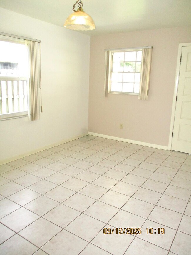Foto del edificio - Spacious 2BR/2BA Townhouse – 1,550 Sq. Ft....