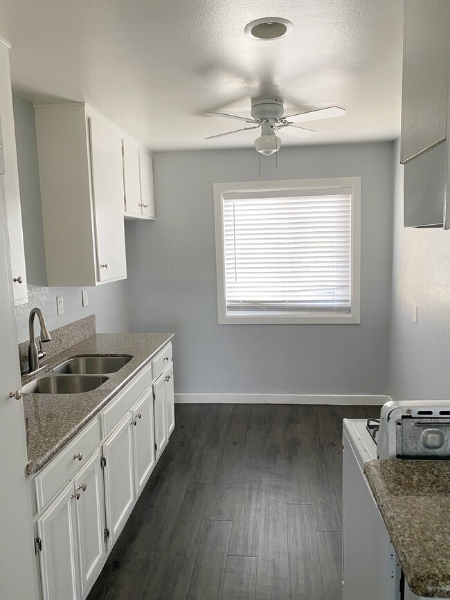 Building Photo - 12648 Paddison Avenue