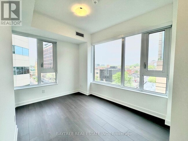 Building Photo - 543 Richmond St W